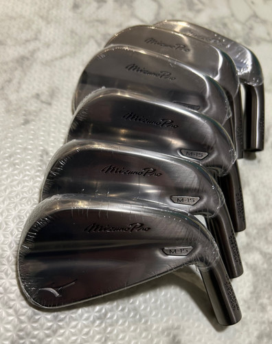 New mizuno pro black - new,